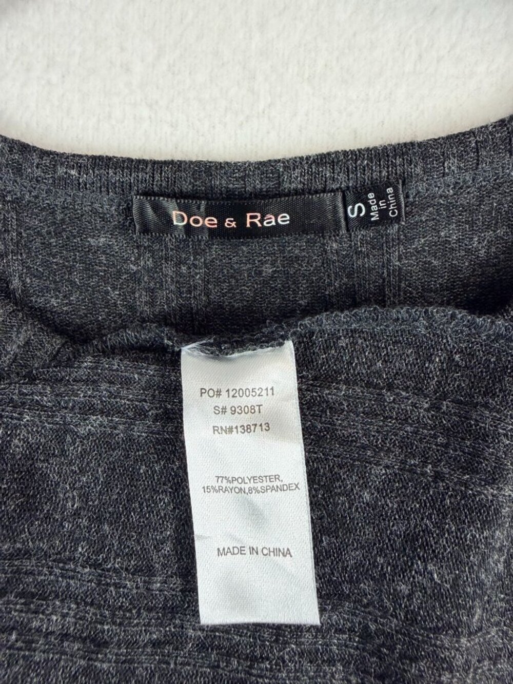 Doe & Rae Charcoal Gray Ribbed Knit Cold Shoulder Top With Tie Sleeves Womens S - Picture 4 of 12